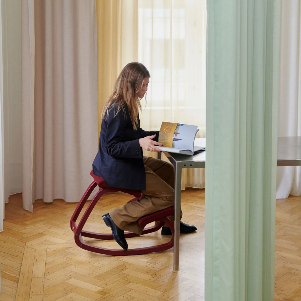 Cadira Escriptori Ergonòmica VARIABLE monocrom de Varier