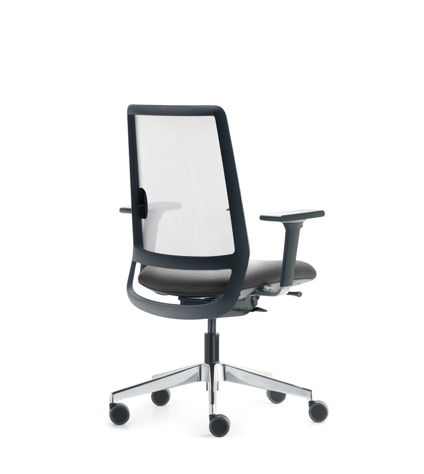 N2K high-performance chairs from Ergonomika