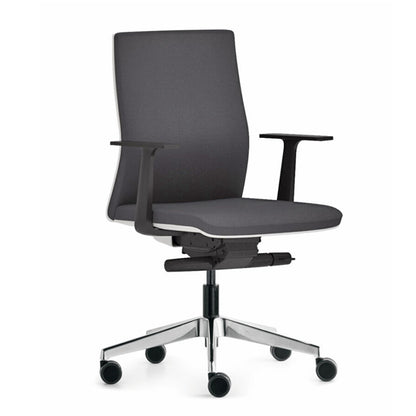 T2K, the ergonomic chair for operational offices by Ergonomika.