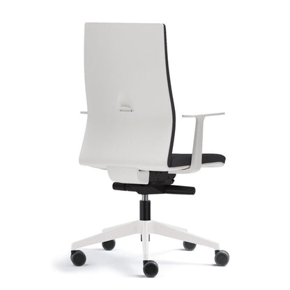 T2K, the ergonomic chair for operational offices by Ergonomika.